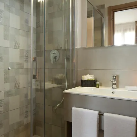 فندق مبيت وإفطار Luci Di Wellness 4*